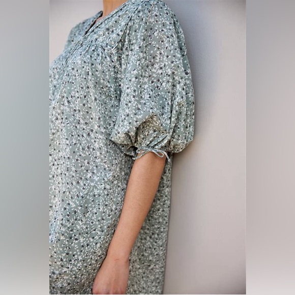 Mirth Belem Dress in Mint Field Flower - Picture 4 of 14